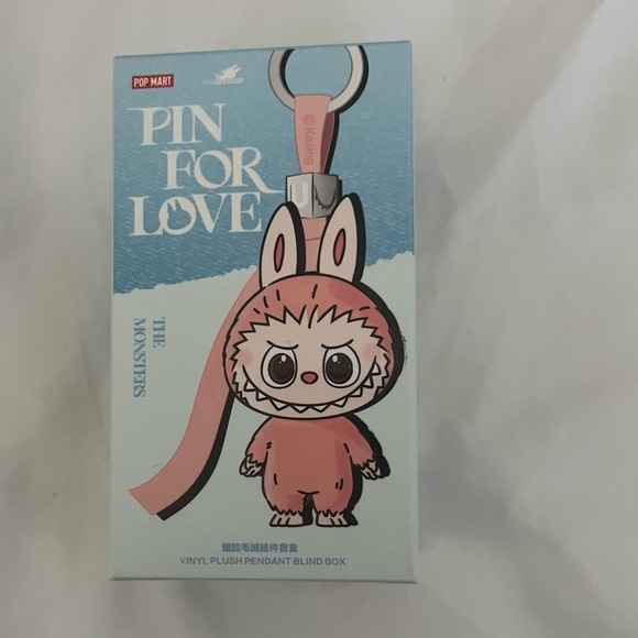 The Monsters Pin For Love Series Vinyl Plush Pendant Blind Box Letter Q Labubu - Picture 2 of 7